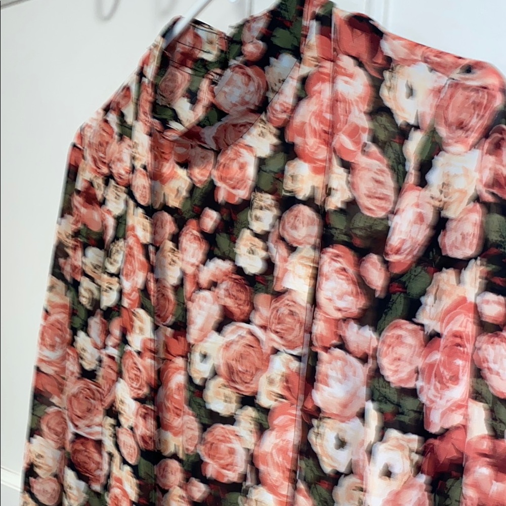 Forever 21 Small Pink and Black Floral Print Blouse - Picture 11 of 13